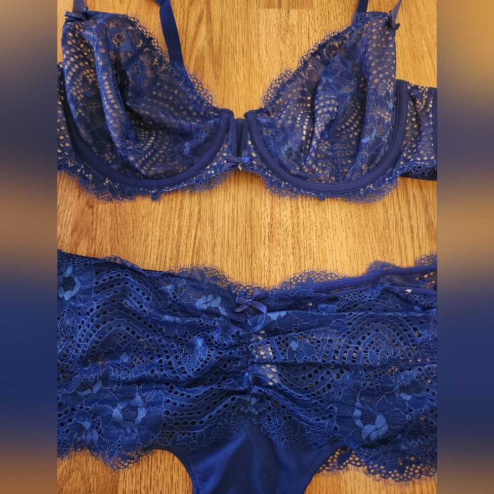 Cacique Lane Bryant Blue Lace Bra And Thong - Picture 4 of 6